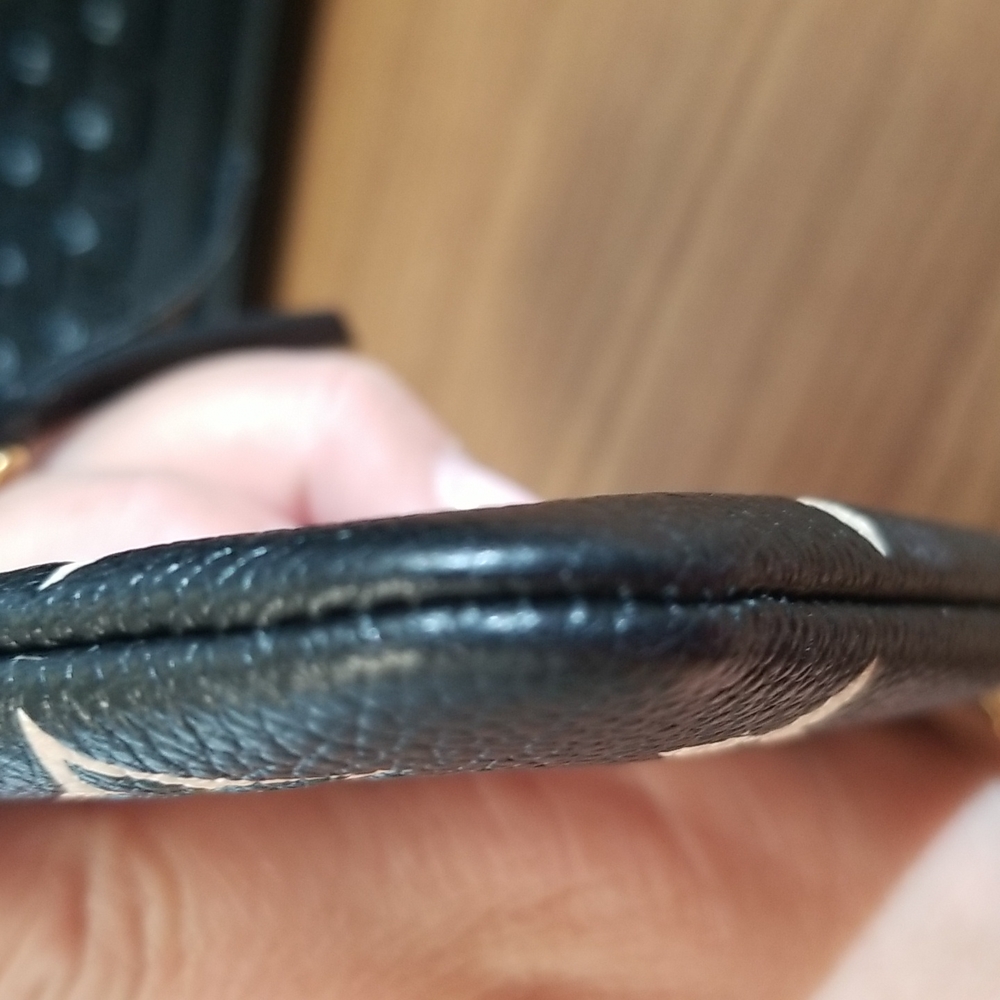 Louis Vuitton Key Pouch - Picture 9 of 9